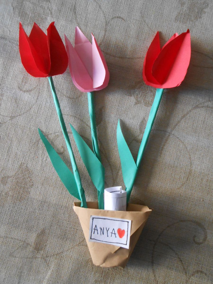 tulipáncsokor papírból