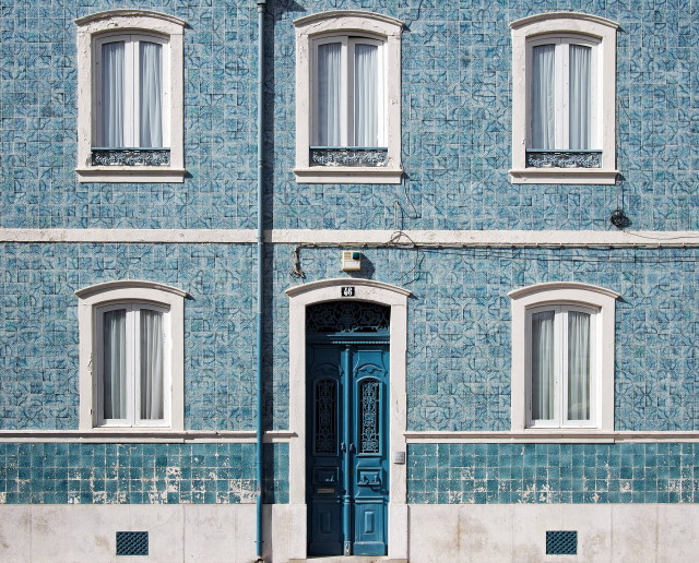 Kék, mintás ház