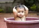 A sztárpár gyerekei csak akkor mosdanak, ha már nagyon koszosak - szükséges-e naponta fürdetni a gyerekeket?
