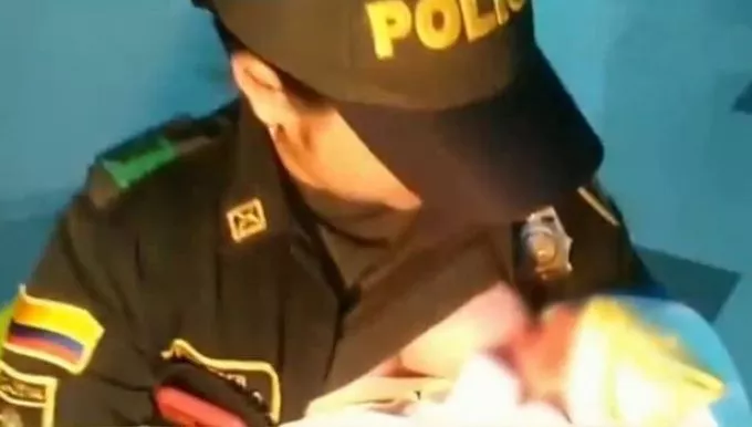 Nem mindennapi életmentés: rendőrnő szoptatta meg az elhagyott újszülöttet