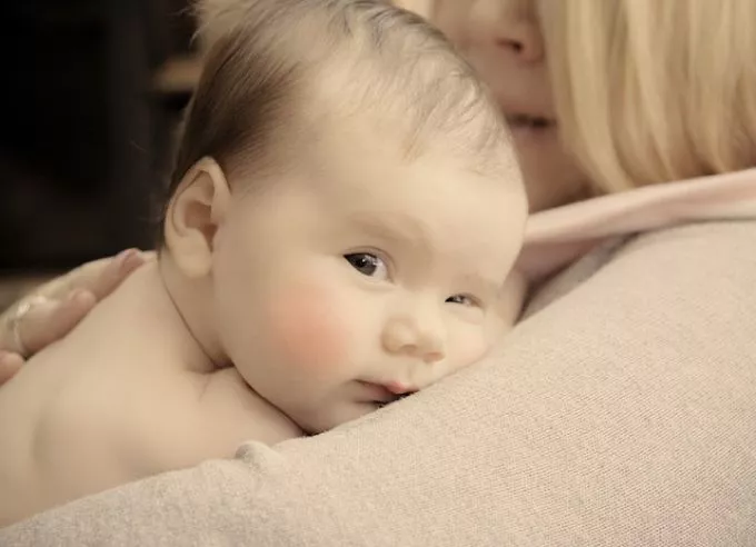 A csecsemőkori reflux 5 tipikus tünete