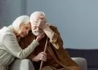 "A demencia egy nyújtott haldoklás, ezt végigkísérni komoly lelki teher" - ilyen segítséget kaphatnak a hozzátartozók 