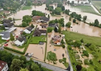 A Krisna-hívők is csatlakoztak az árvízi védekezéshez